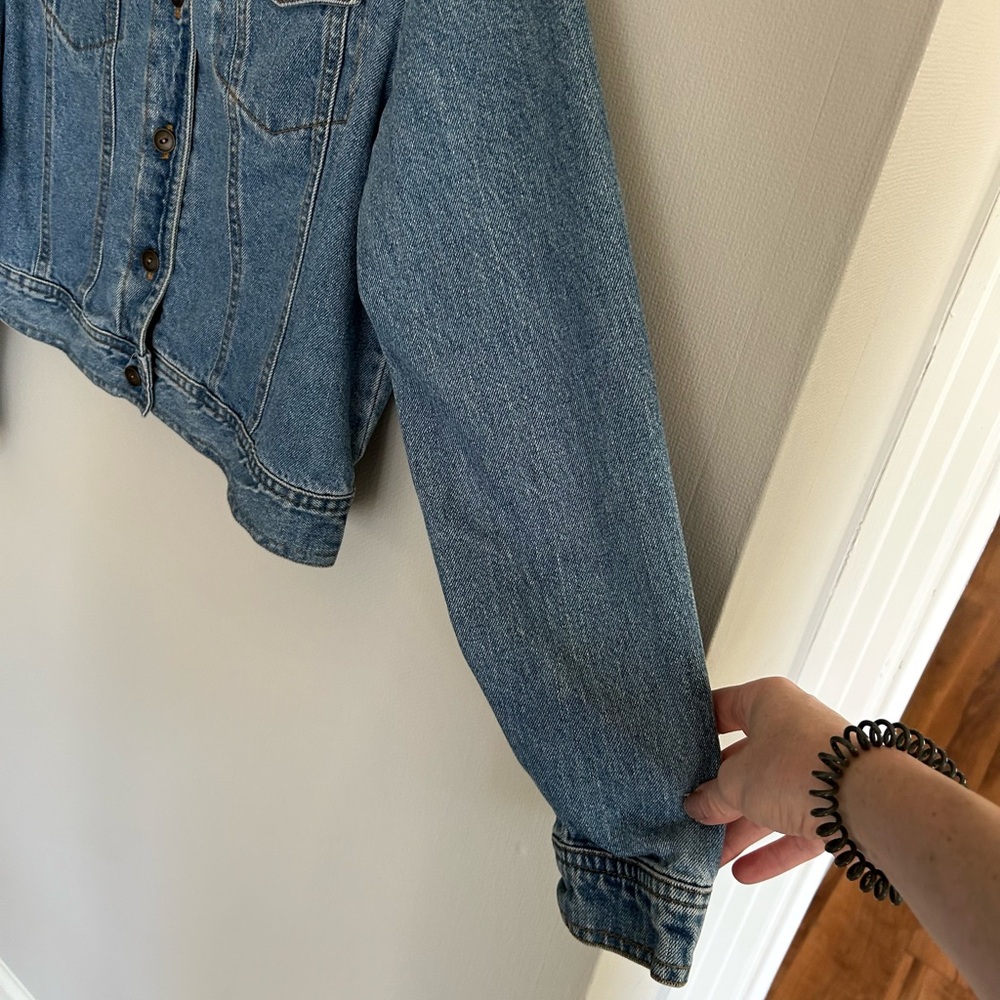 Vintage Y2K Studio Ease Denim Trucker Short Jean Jacket Indie 2000s Layering | 8 - Picture 9 of 15